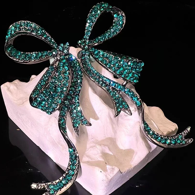 合金亚克力耳饰 2279 气质百搭中古简约超仙法式复古仙蝴蝶气耳钉