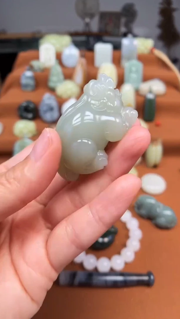 颈饰未镶嵌和田玉貔貅