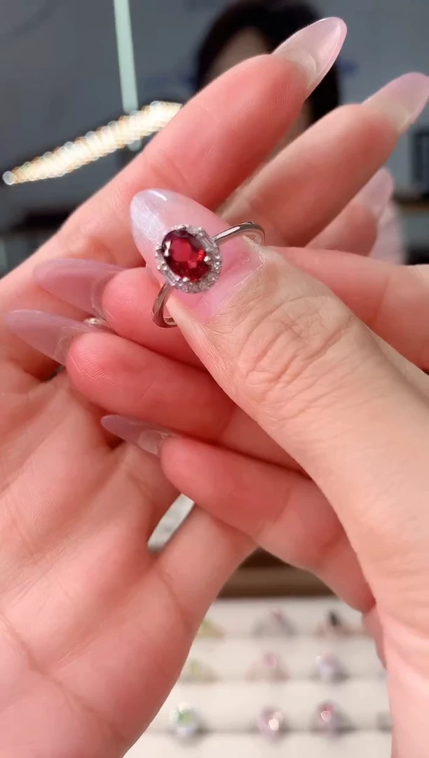 【闪购商品】石榴石戒指银S925镶嵌131-2