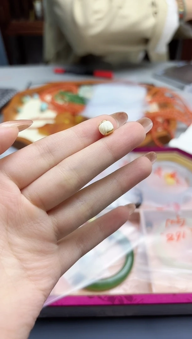未镶嵌配饰玛瑙/玉髓玛瑙扭扭珠配饰7mmXD（猛）