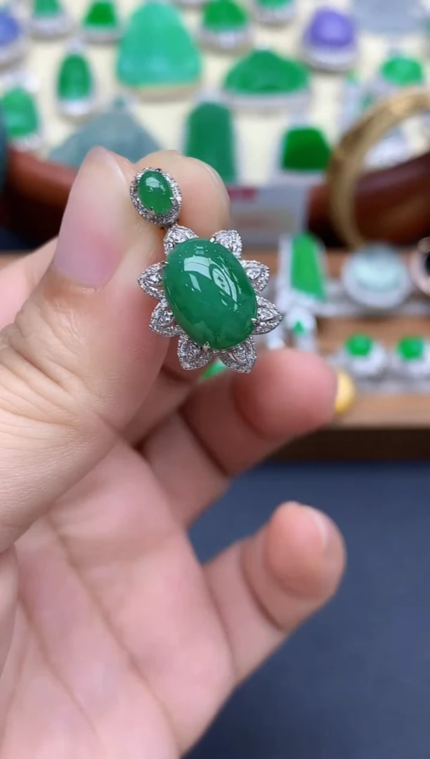 颈饰18K金镶嵌翡翠144-中国好珍宝