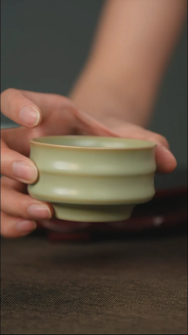 粉青 竹节杯 带底款