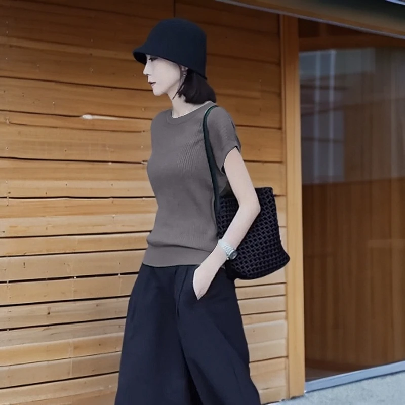 法式灰色冰丝小飞袖针织短袖t恤女夏季高级感短款后背镂空上衣