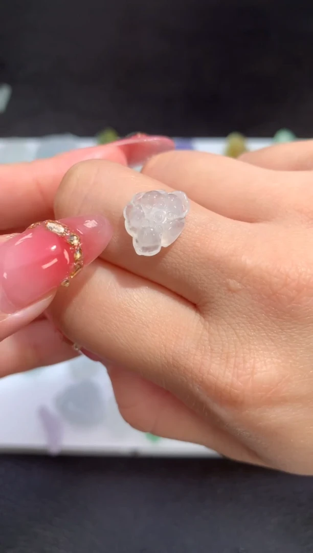 定制翡翠未镶嵌花