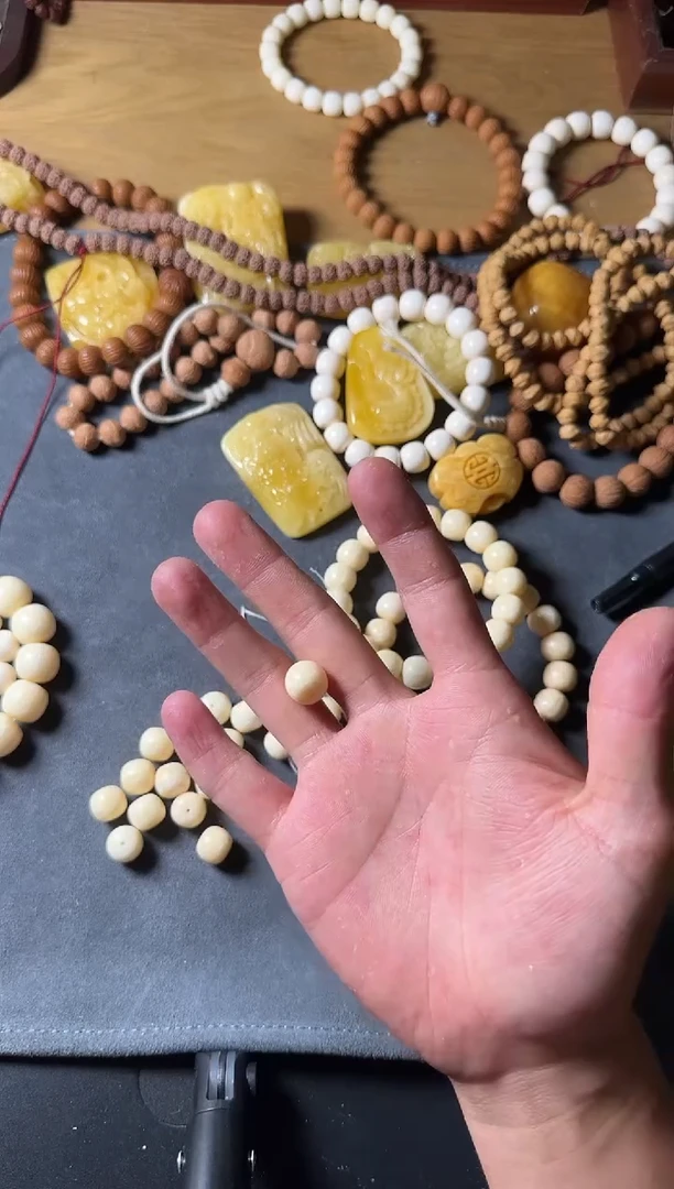 菩提根/象牙果把件神秘白色满花单颗