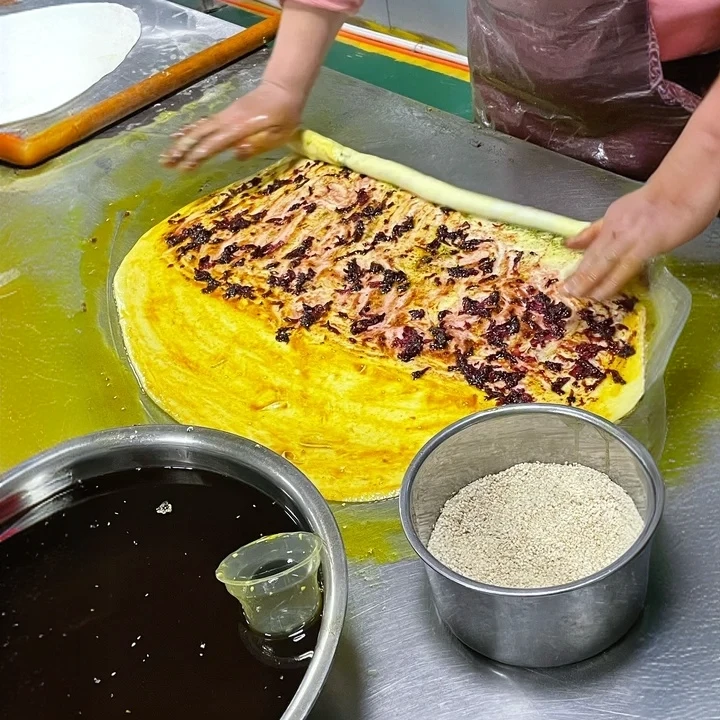 甘肃永登特色丁娃玫瑰千层饼兰州特产玫瑰饼烤饼千层烤馍发面烧饼