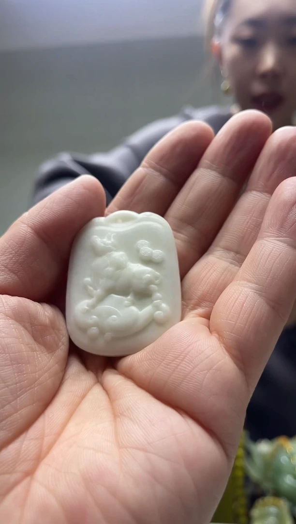 未镶嵌岫玉颈饰先*·