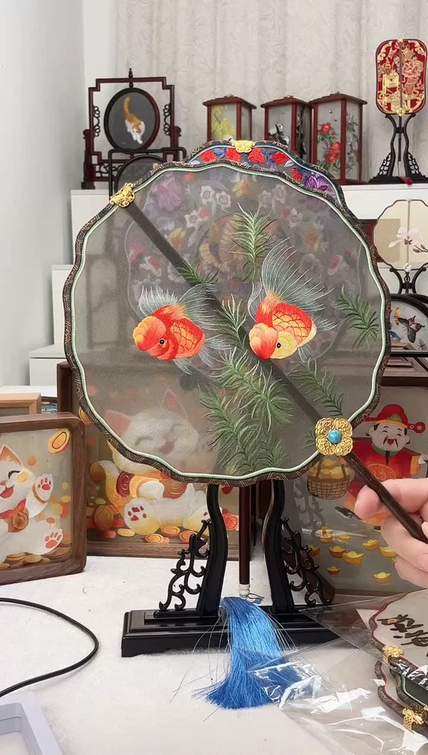 扇子苏绣作品手工团扇