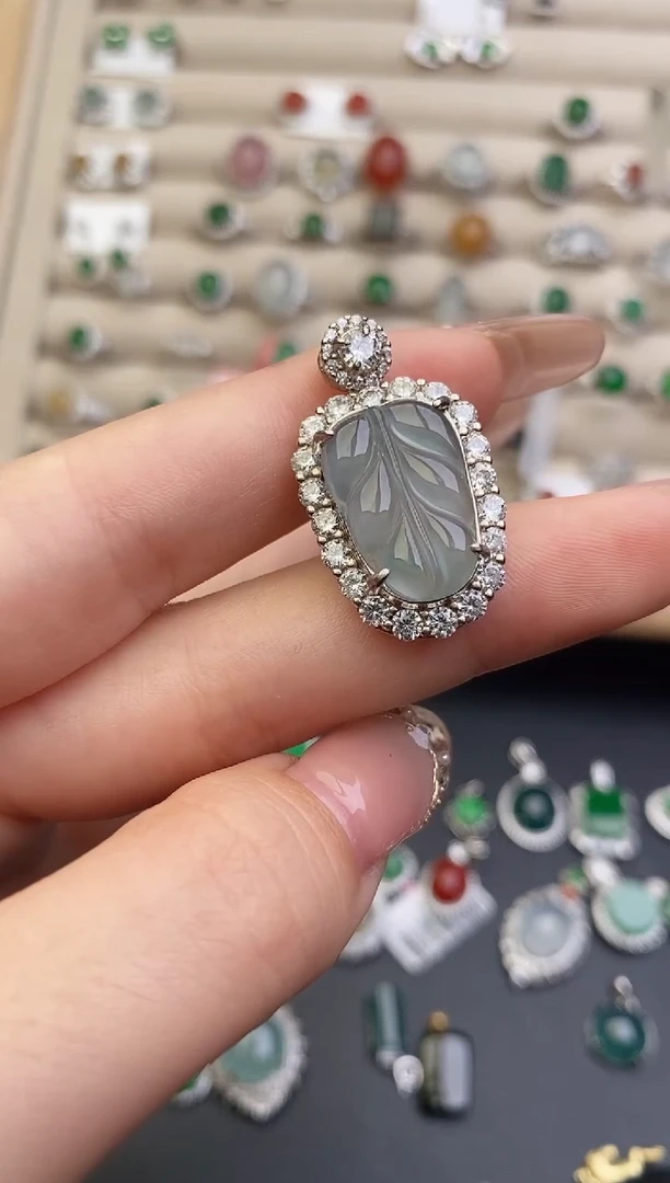 吊坠(赠链)银S925镶嵌翡翠0