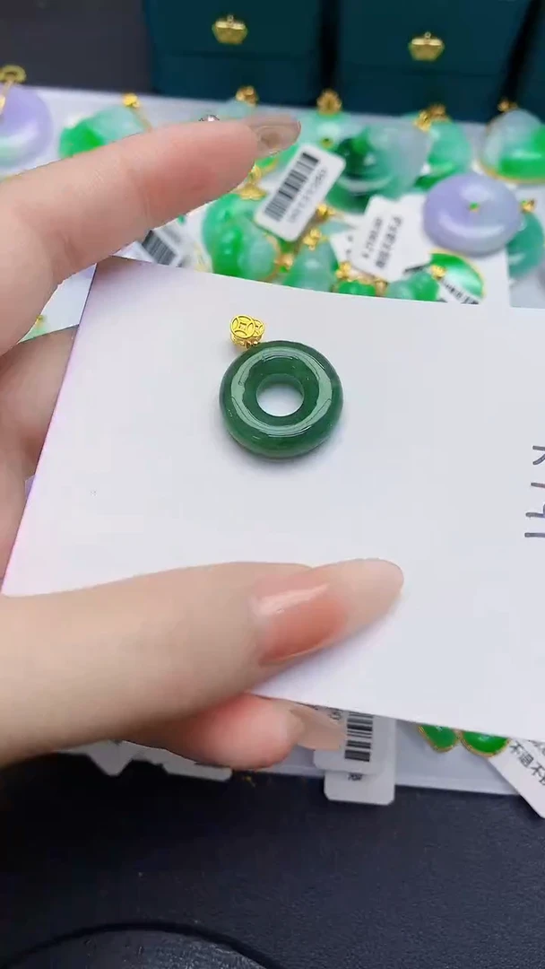 颈饰未镶嵌翡翠缅甸天然翡翠A货