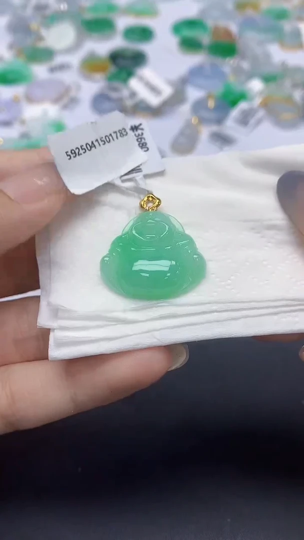 翡翠18K金镶嵌颈饰天然缅甸a货翡翠