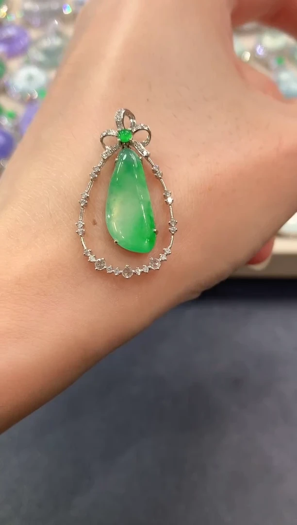 翡翠18K金镶嵌吊坠(不含链)c29