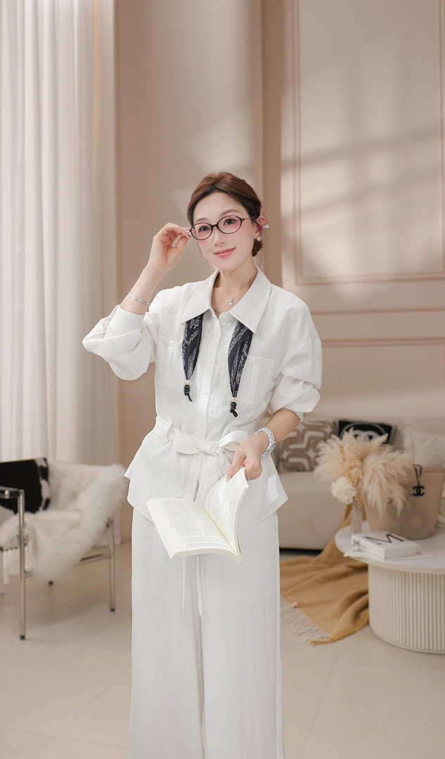 代大喜【首尔时区】纽扣轻职风百搭衬衫时尚气质感高级优雅系腰上衣