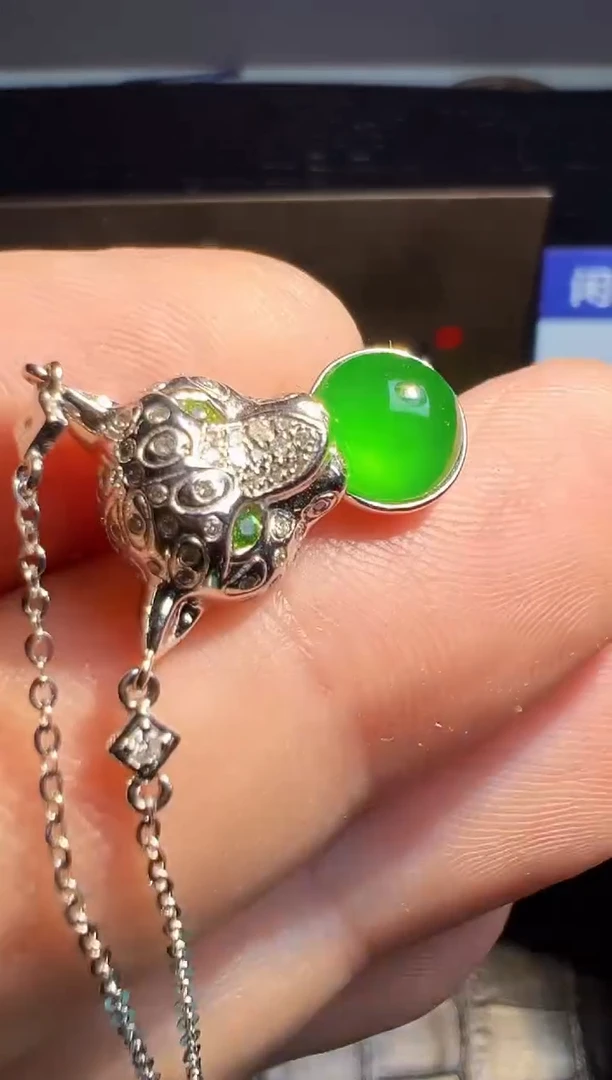 【闪购商品】翡翠颈饰18K金镶嵌翡翠回流