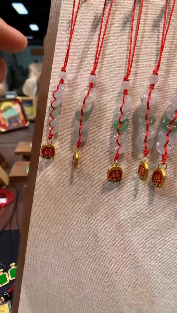 未镶嵌挂件翡翠挂件 多样性发一件