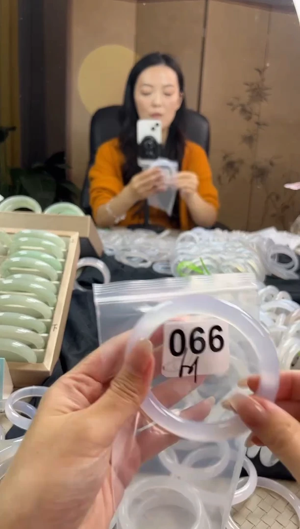 手镯玛瑙/玉髓未镶嵌066