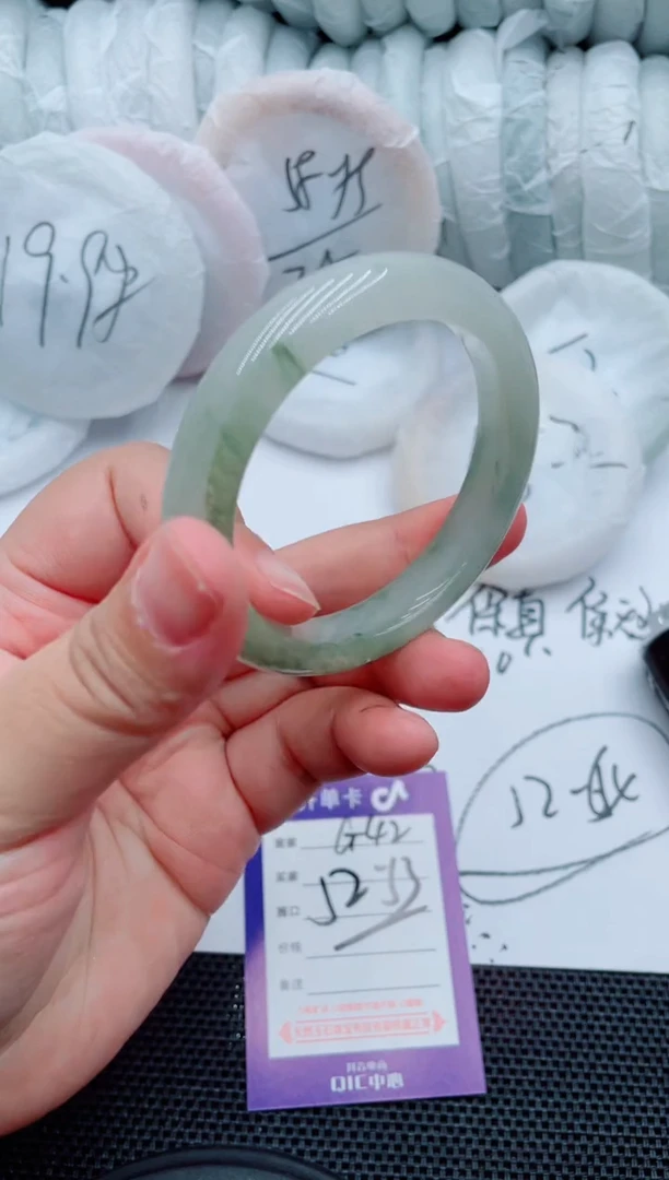 石英质玉手镯未镶嵌G42-52-53