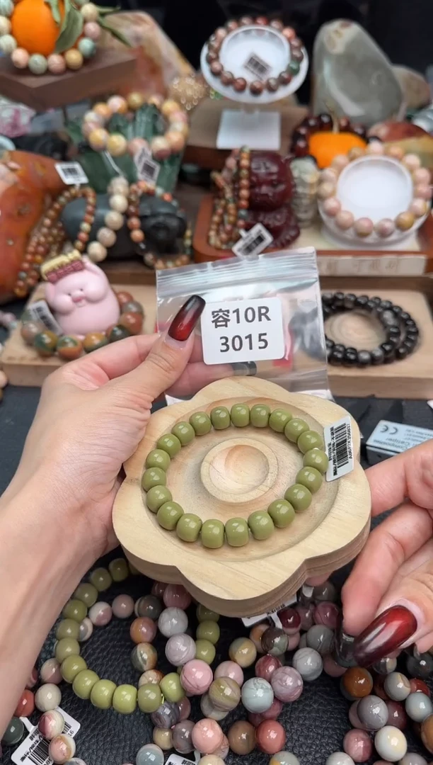 【闪购商品】石英质玉手链未镶嵌10R3015