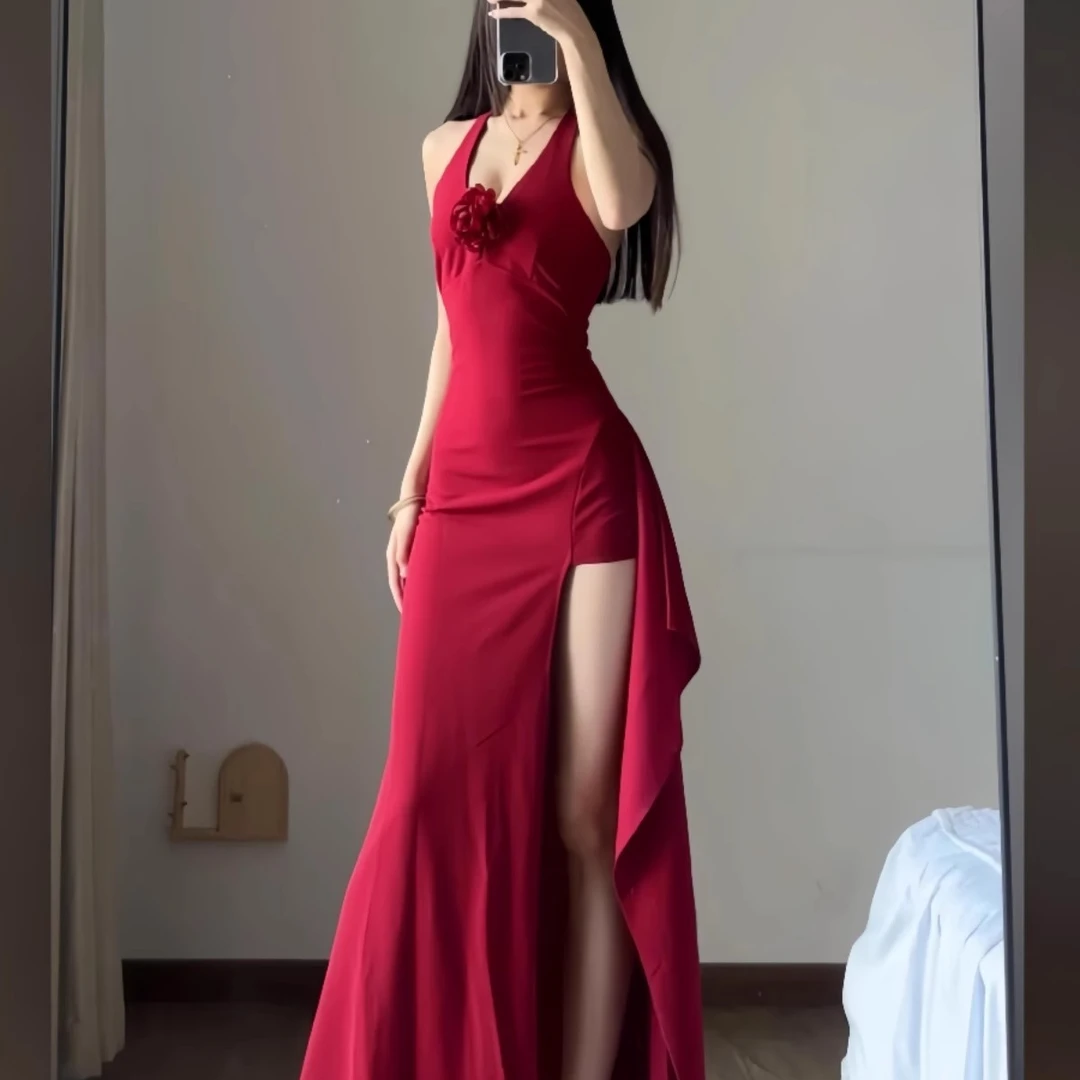 露背长裙子法式挂脖新款名媛高贵礼服开叉修身显瘦时尚红色包臀裙