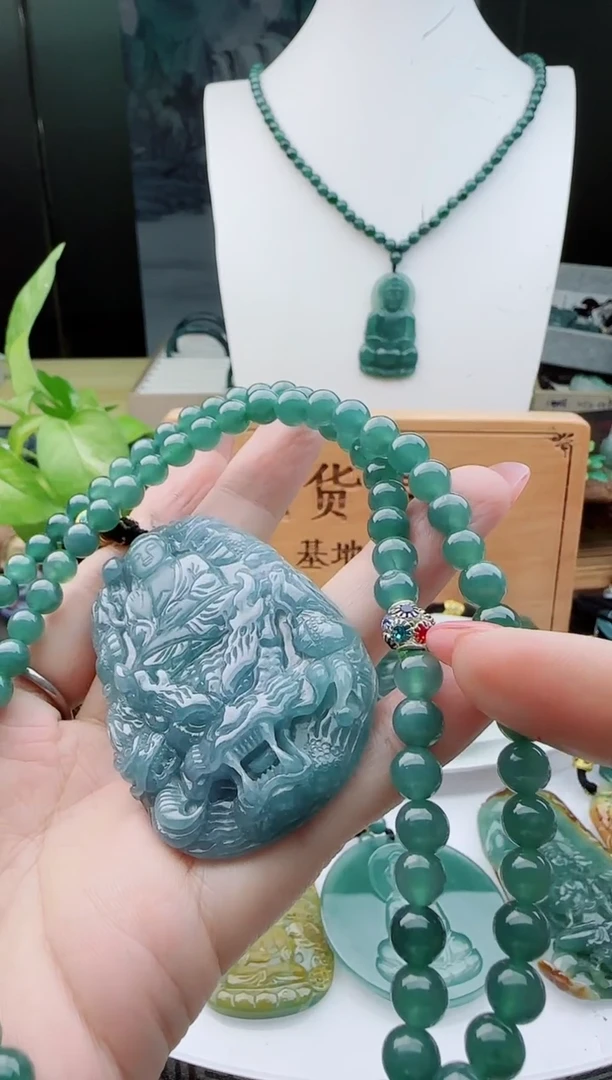 【闪购商品】翡翠颈饰未镶嵌111111111