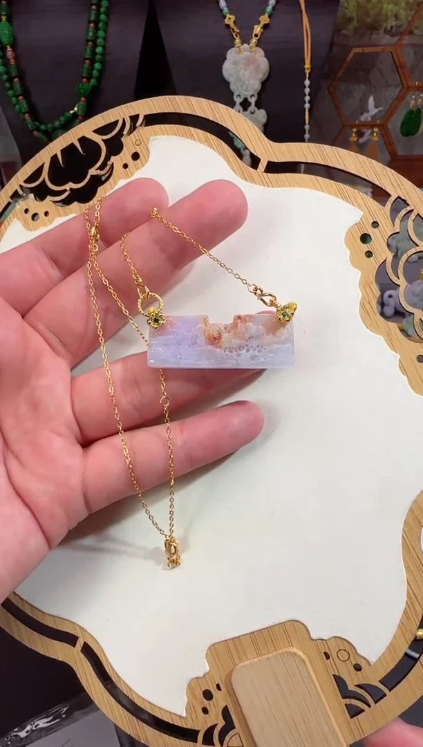 【闪购商品】翡翠颈饰未镶嵌牌子