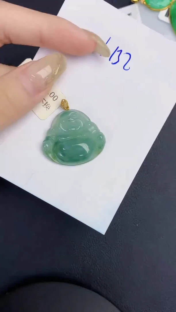 翡翠18K金镶嵌颈饰缅甸天然翡翠A货