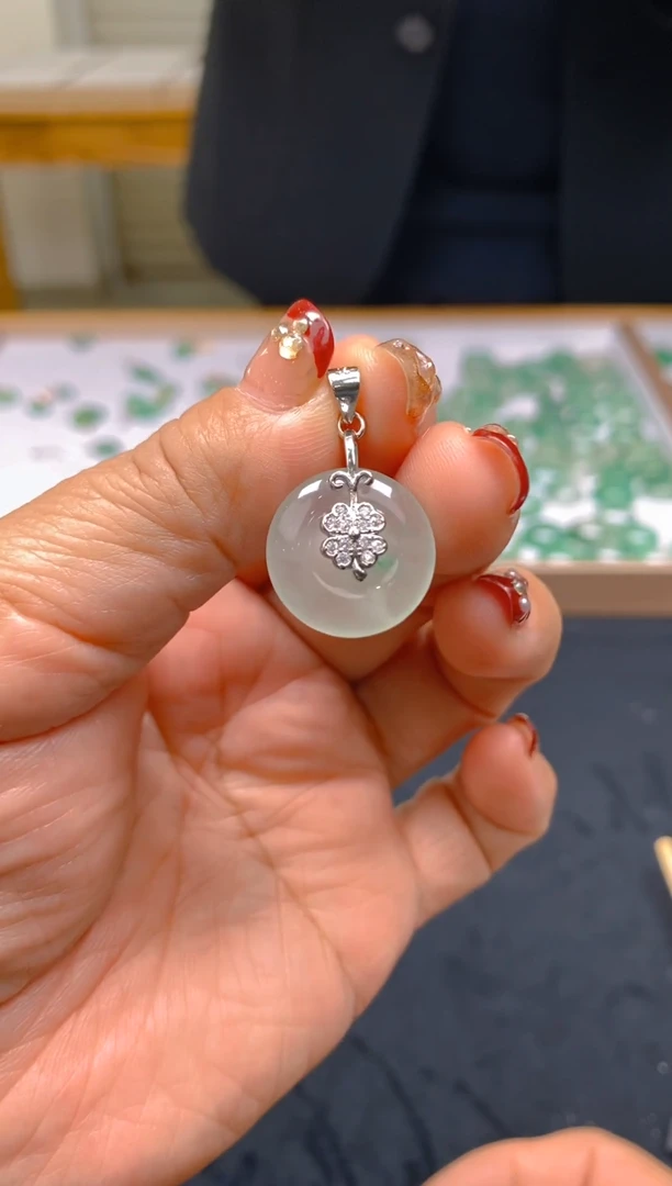 【闪购商品】石英质玉耳坠银S925镶嵌冰美人A货非洲翠，冰种