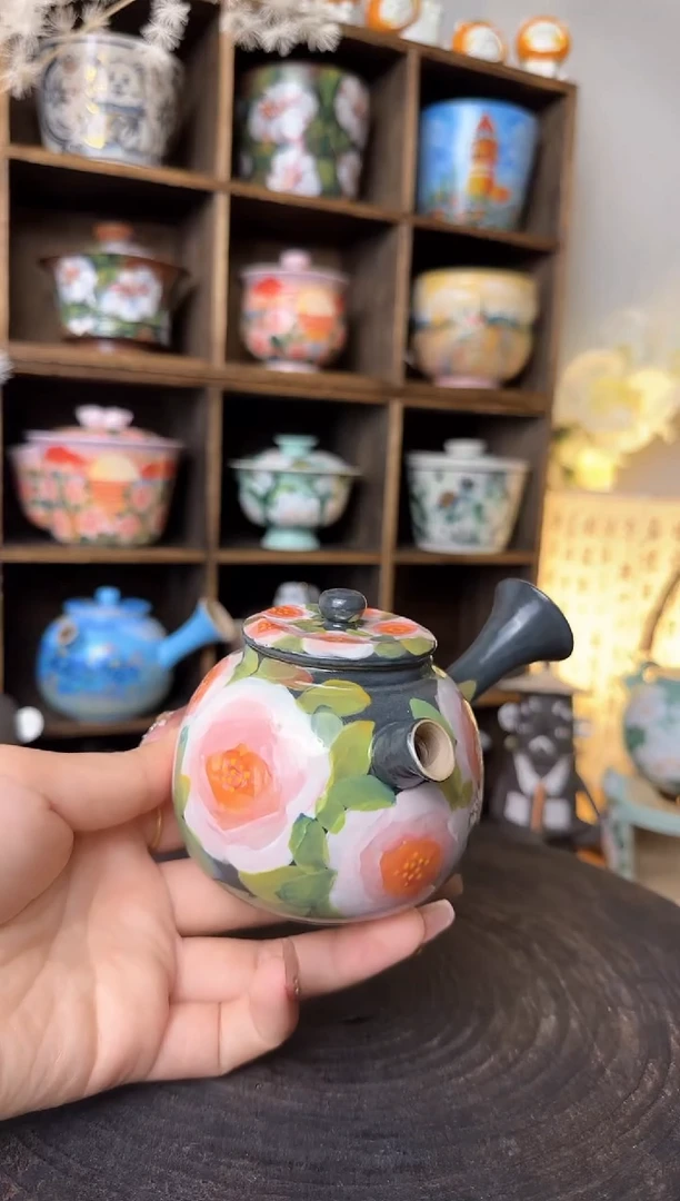 【闪购商品】石一黑底玫瑰侧把壶