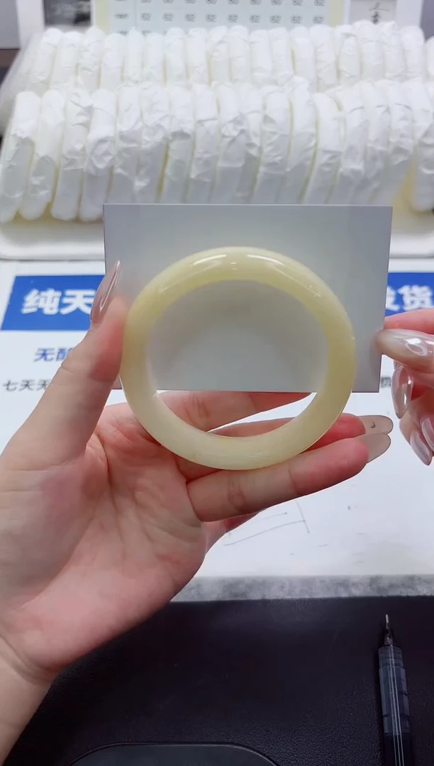 未镶嵌手镯石英质玉33-58