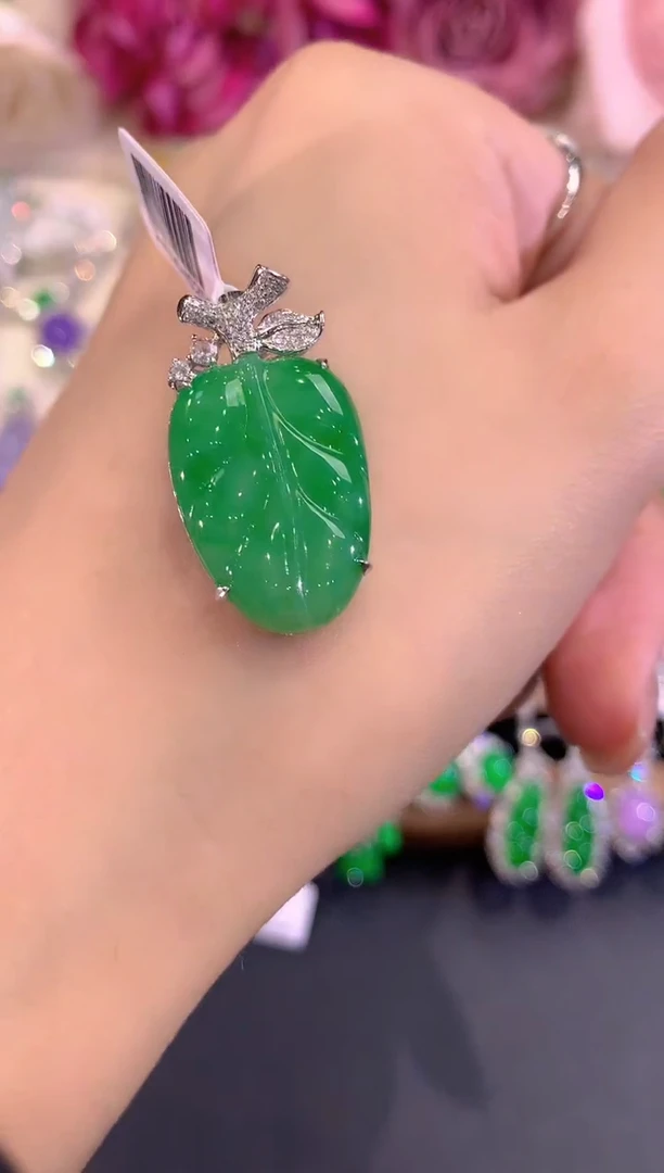 吊坠(不含链)18K金镶嵌翡翠w11