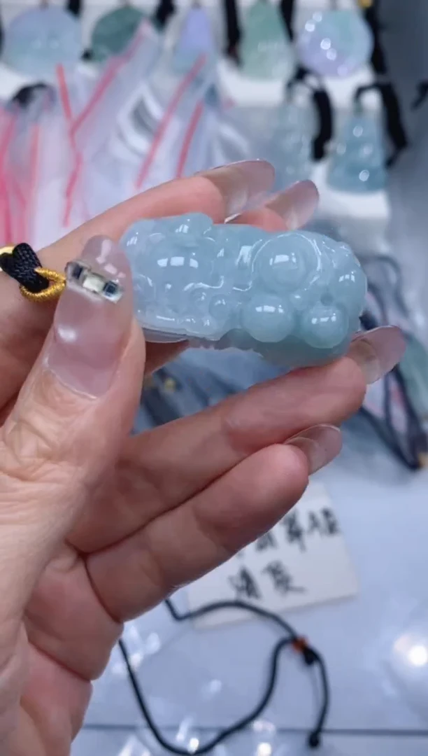 颈饰未镶嵌翡翠吊坠