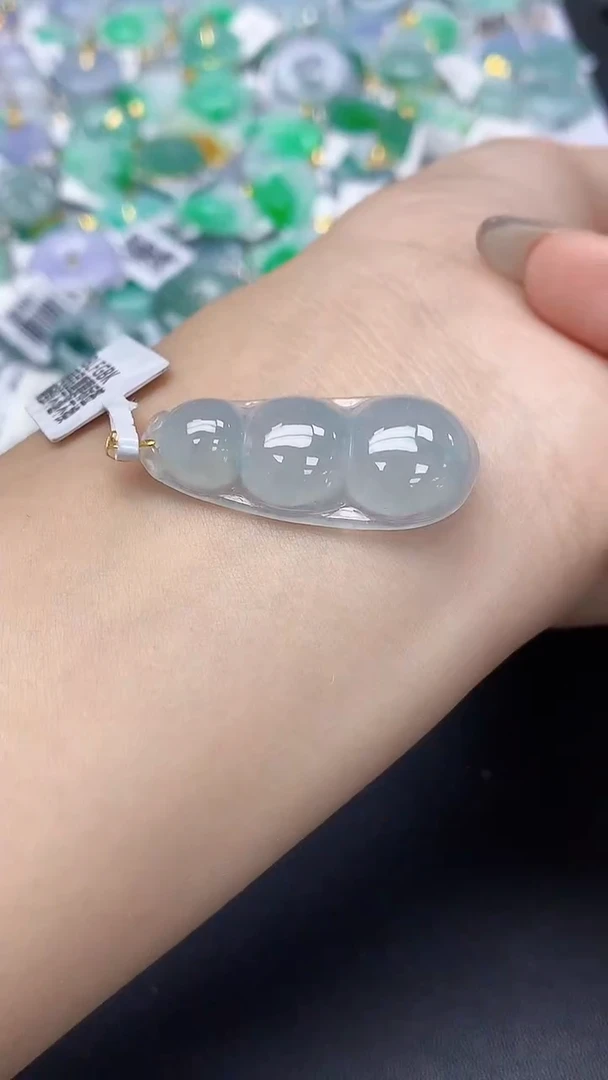 翡翠未镶嵌颈饰天然缅甸a货翡翠