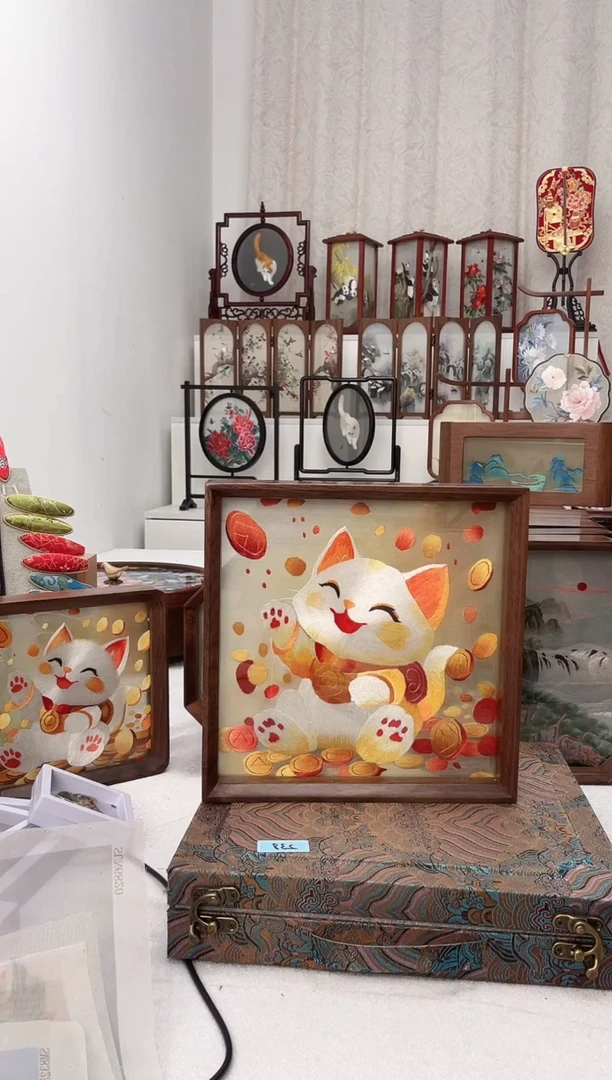 扇子苏绣作品手工摆台