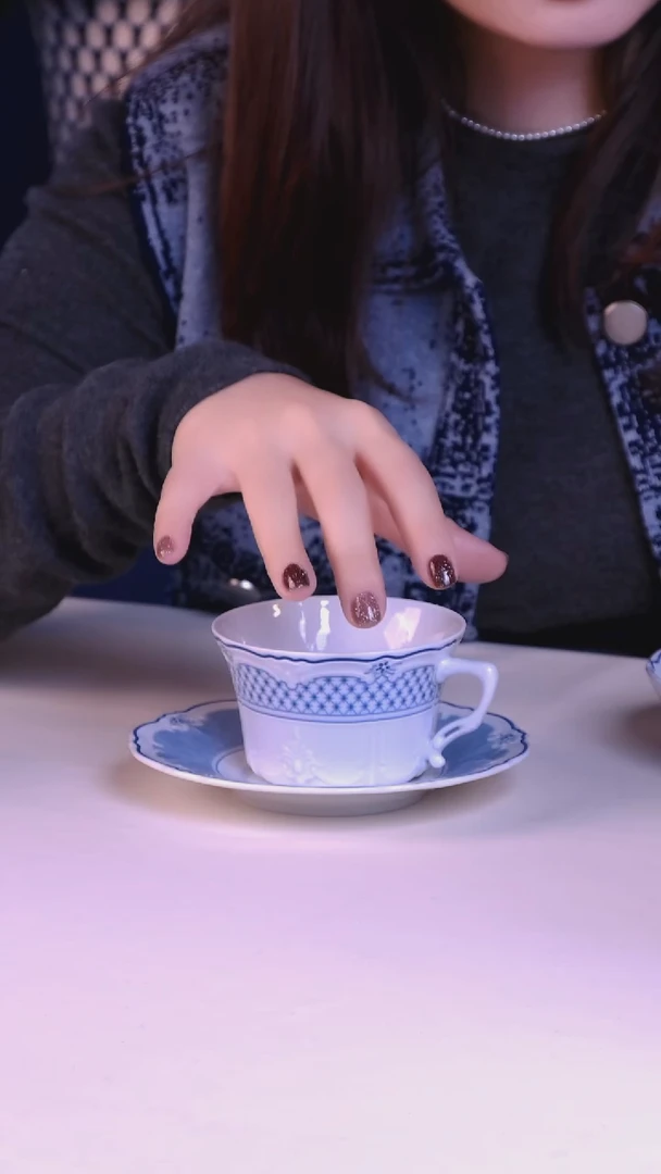 每天早上六点（男爵夫人）