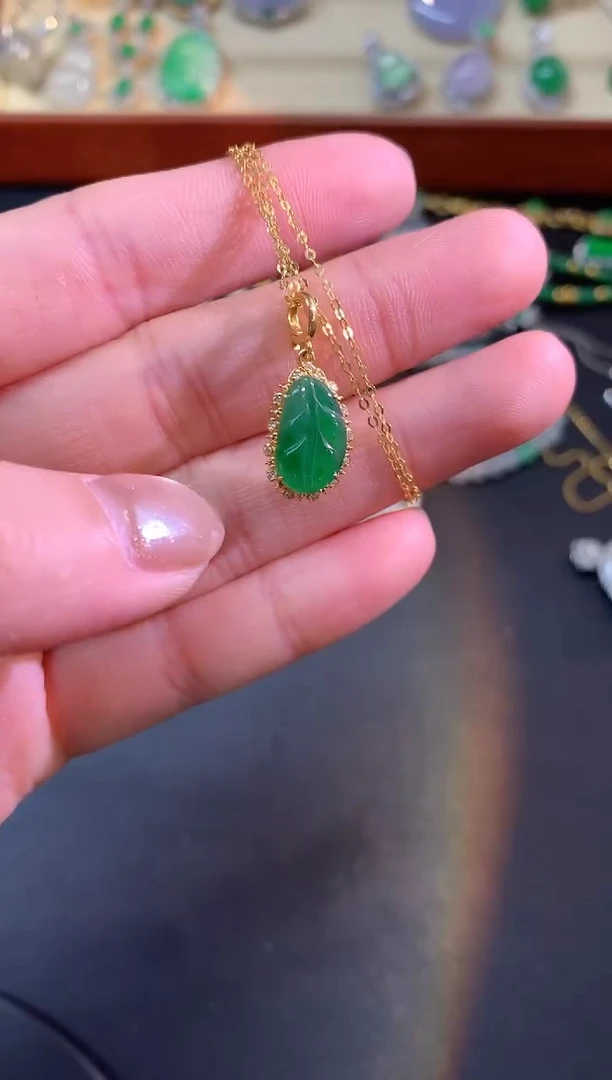 套链18K金镶嵌翡翠套链|3000+150