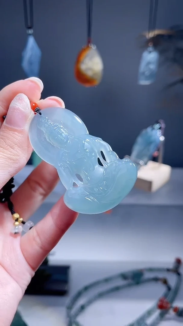 颈饰未镶嵌翡翠观音