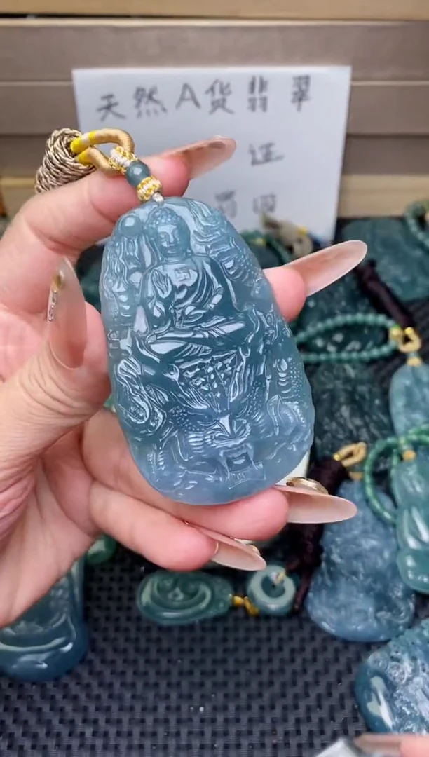 翡翠未镶嵌颈饰