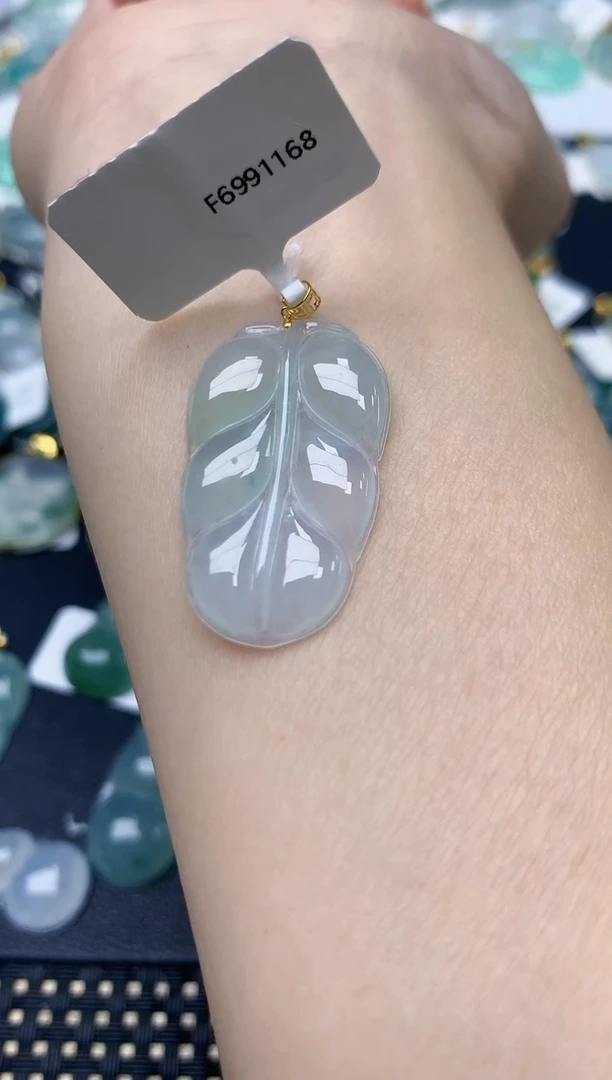 颈饰18K金镶嵌翡翠天然缅甸A货翡翠