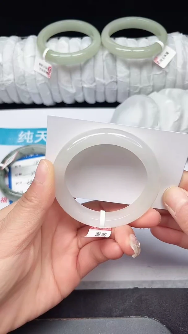 未镶嵌手镯石英质玉19-51/52