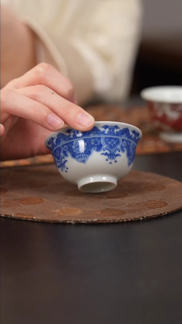 【闪购商品】杯看山柴窑青花如意