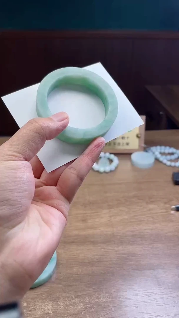 未镶嵌手镯定制翡翠幽**香定制