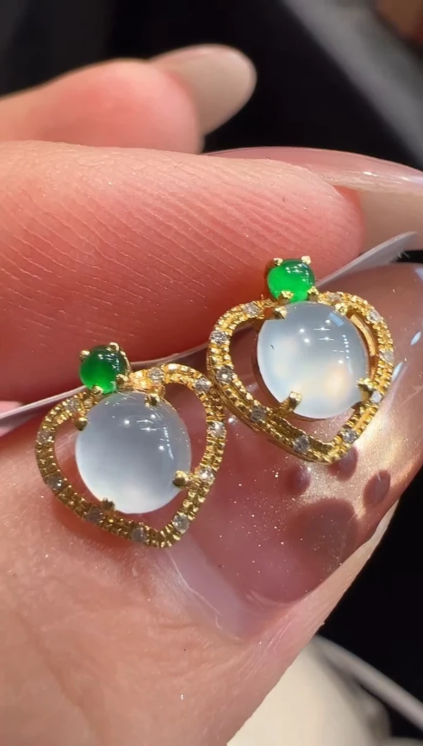 18K金镶嵌翡翠耳饰耳饰