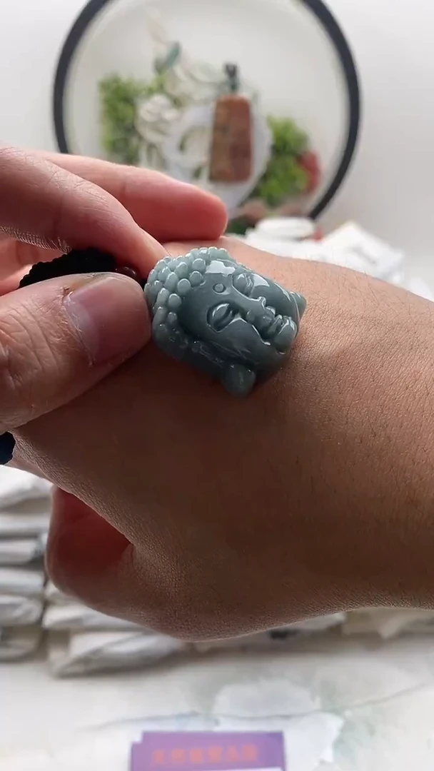 颈饰未镶嵌翡翠佛头