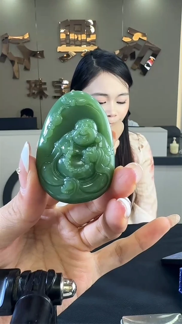 和田玉未镶嵌颈饰吊坠