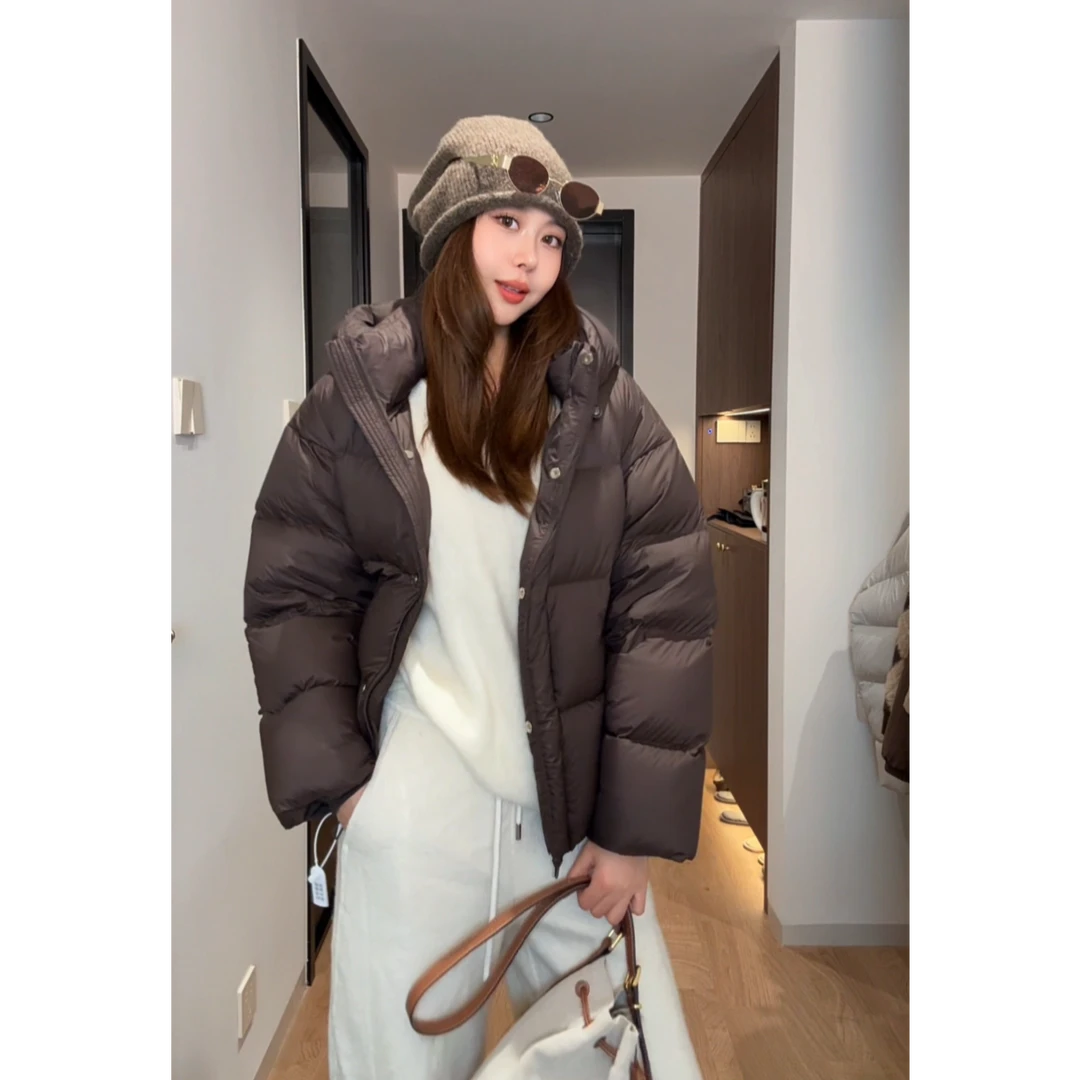 2025年冬季韩系新款连帽羽绒服女轻奢时尚短款面包服纯色外套