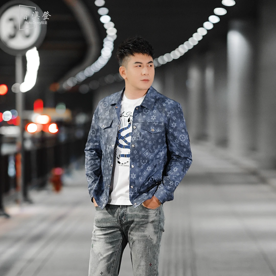 普澳登男装 春季新款复古时尚潮流百搭休闲渐变字母男士帅气夹克