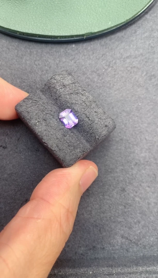 彩色蓝宝石裸石未镶嵌1.1ct紫蓝宝  BE