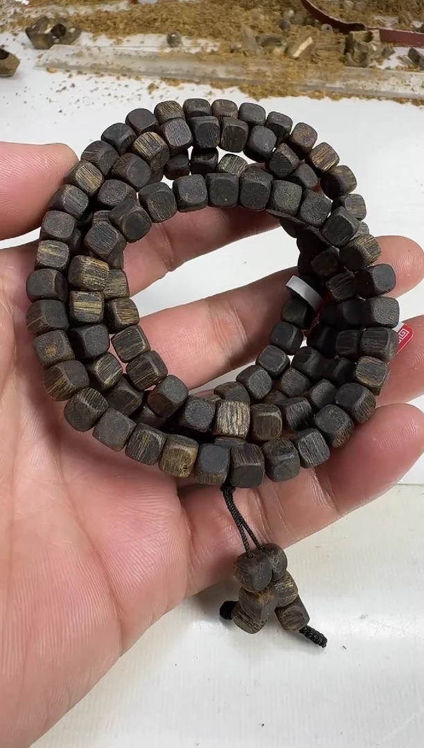 手串沉香乌身0.5规格多圈方珠沉水