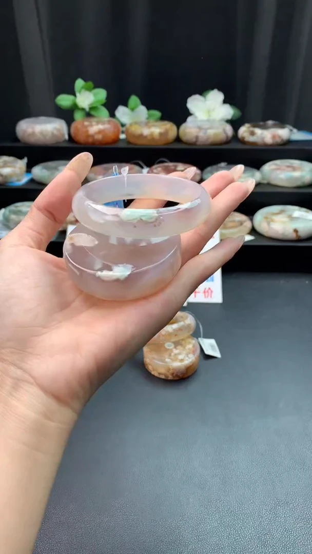 未镶嵌手镯石英质玉（56圈口）赠送镯心