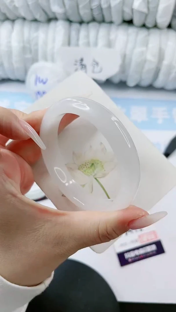 【闪购商品】石英质玉手镯未镶嵌多样性发货V458